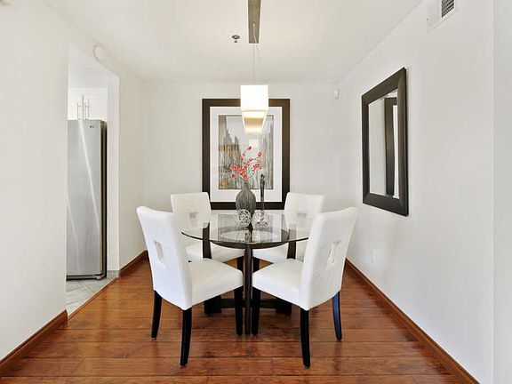 4th image of 1504 Foxhollow Ln