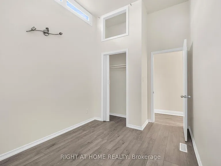 1698A Eglinton Ave W — Photo 15