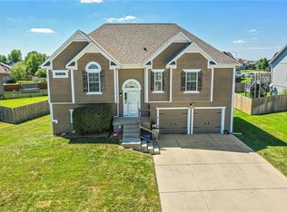 20060 S Crestone St, Spring Hill, KS 66083