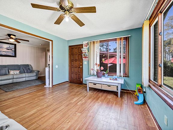 4th image of 1531 Alma Rd