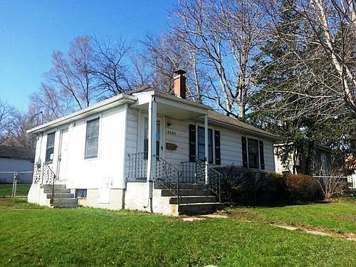 3rd image of 3304 Auburn St