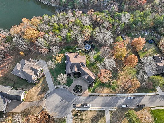 3rd image of 312 Cedar Hollow Ct