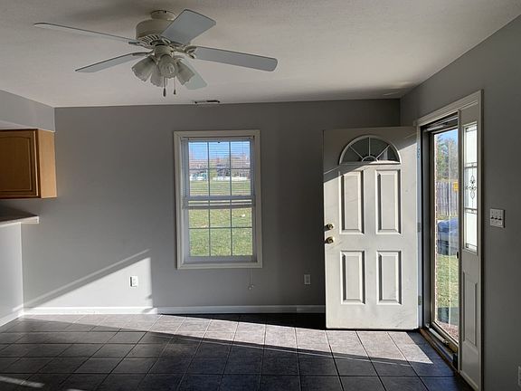 3rd image of 3559 S Oaklawn Cir