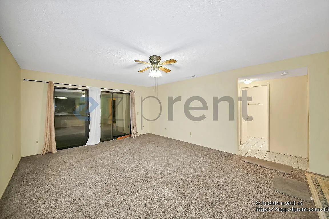 Building Photo - 11684 Ash St