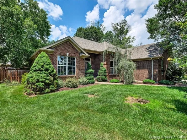 4520 Brandon Circle, Sellersburg, IN 47172