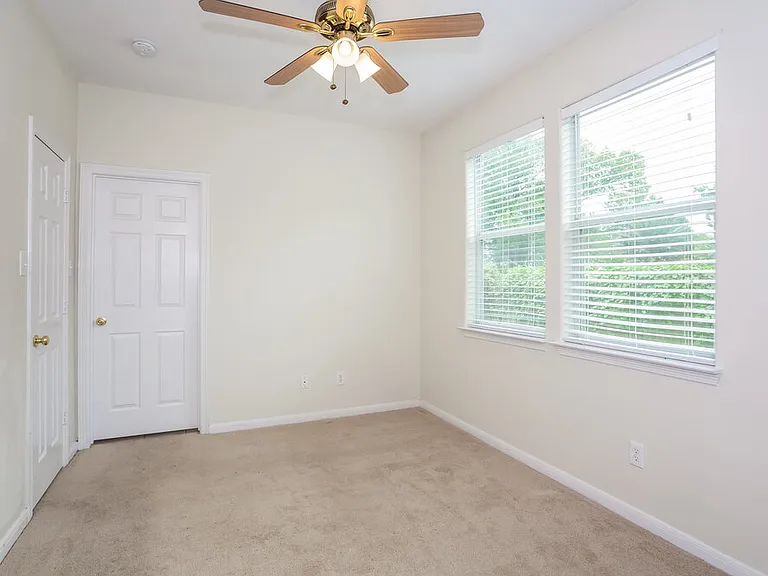 1907 Doliver Cir — Photo 10