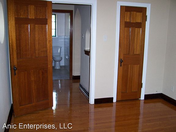 3rd image of 4720 Donovan Ave APT 1N
