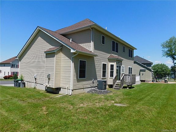 3rd image of 46 Panorama Dr