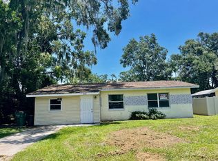 4940 9th St, Zephyrhills, FL 33542