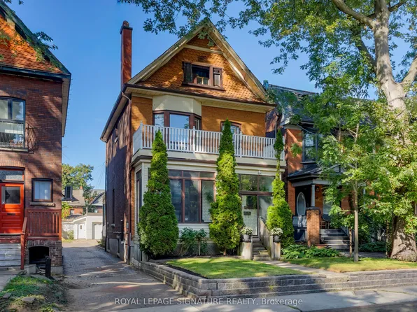36 Cowan Ave, Toronto, ON M6K 2N4