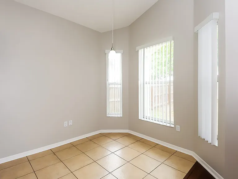 2014 Cattleman Dr — Photo 5