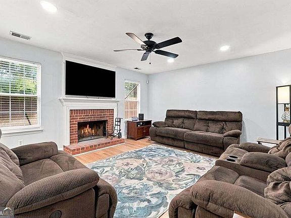5th image of 4347 Sentinel Pl NW