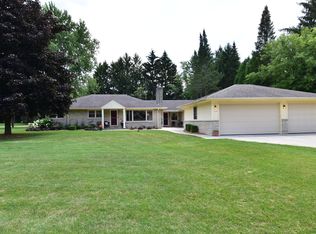13765 Oak Hill Ln, Brookfield, WI 53005