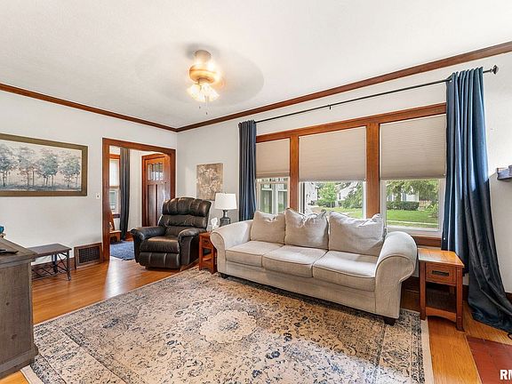 5th image of 517 E 29th Pl