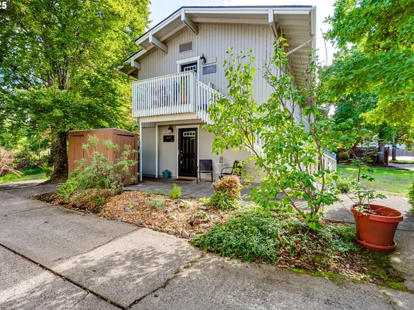 1611 Garfield Pl, Eugene, OR 97402