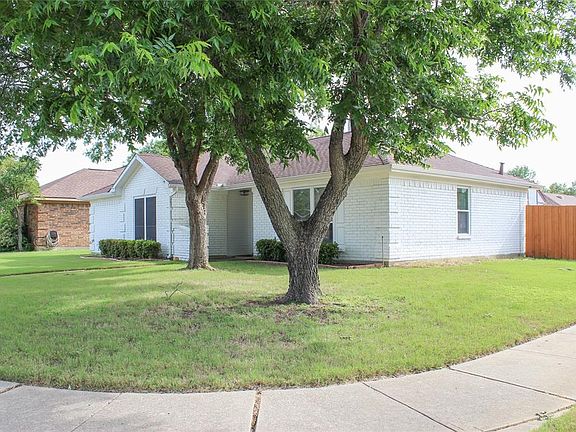 2nd image of 351 Parkwood Ln