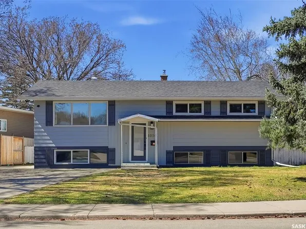 1310 East CENTRE, Saskatoon, SK S7J 3A9