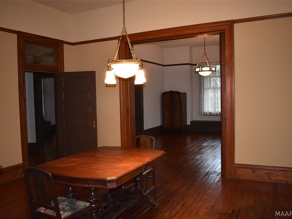 19th image of 2207 Winona Ave