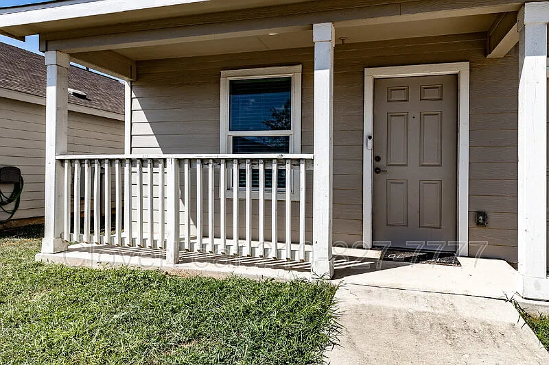 4 bed, 2.5 bath, 1905 sqft, $1,797 — Photo 4