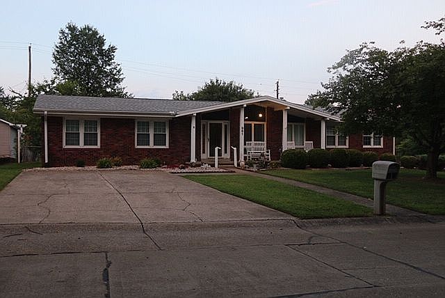 2nd image of 961 Trail Dr