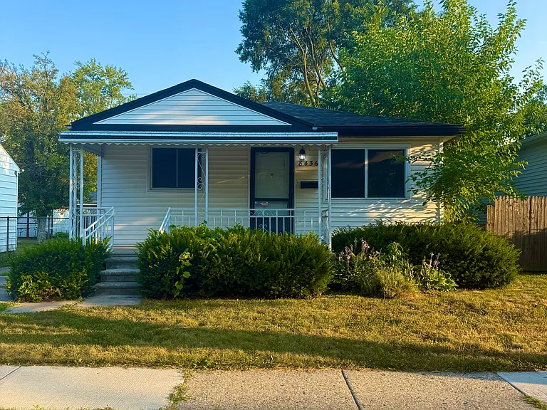 8436 Jewett Ave — Photo 1