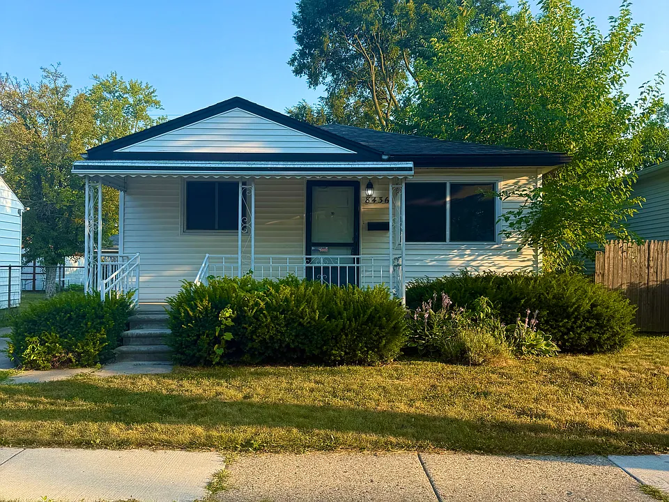 8436 Jewett Ave