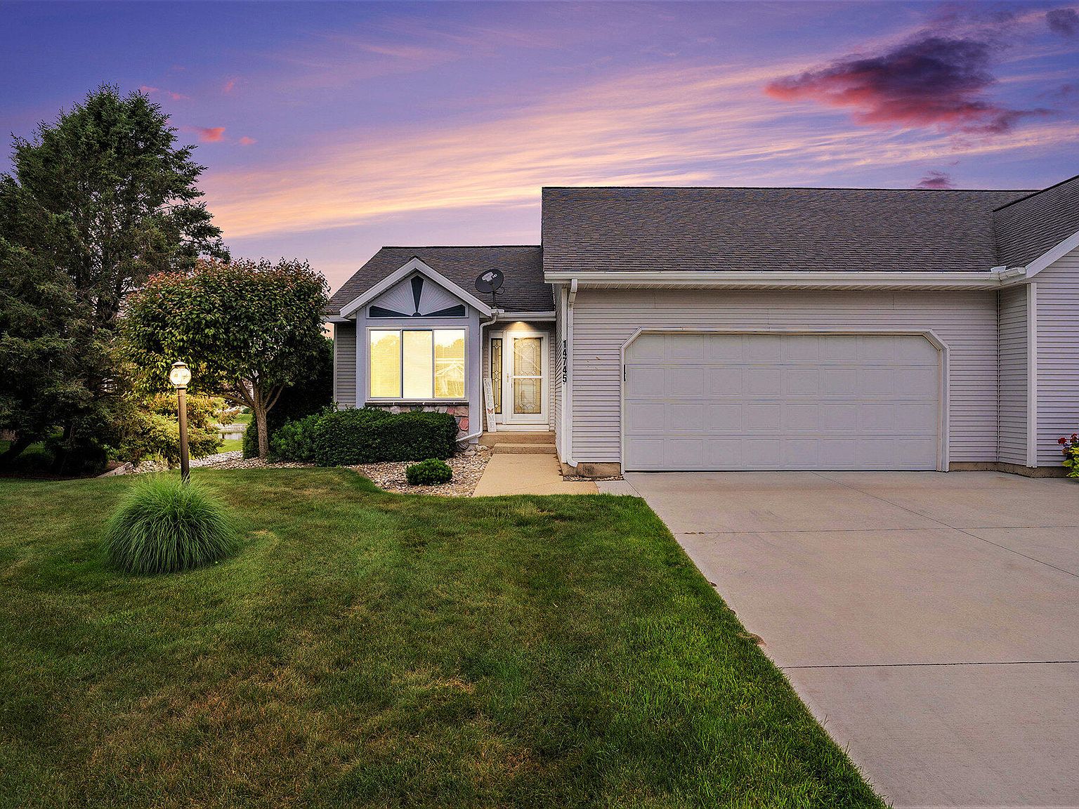 KJR⭐︎ 14745 Anchor Ct, Holland, MI 49424 | Zillow