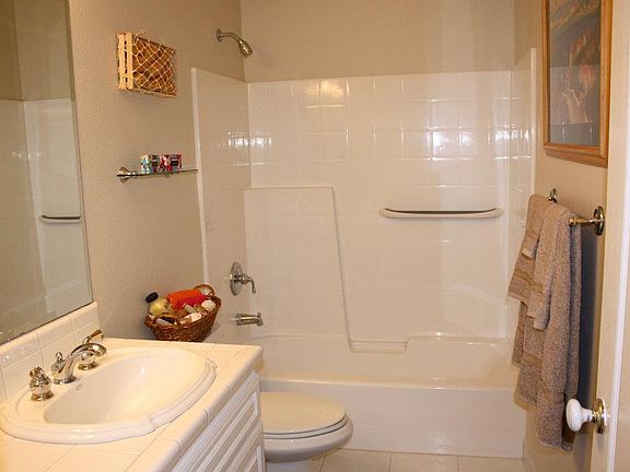 3rd image of 271 Rosewood Ln