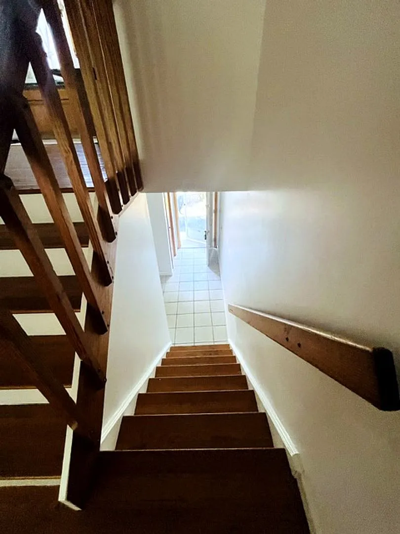 For Rent 2 bedroom, 1 bath — Photo 3
