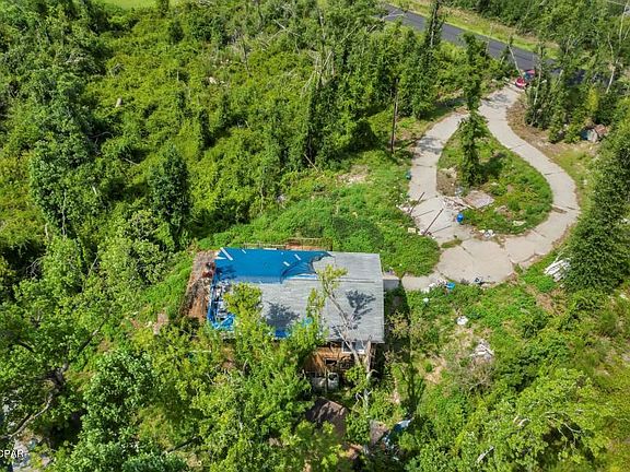 3rd image of 6415 Lakeshore Dr