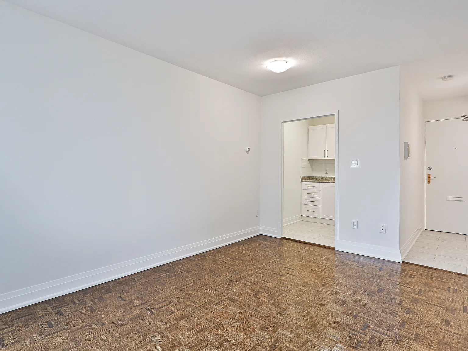 70 Cambridge Avenue Toronto — Photo 4