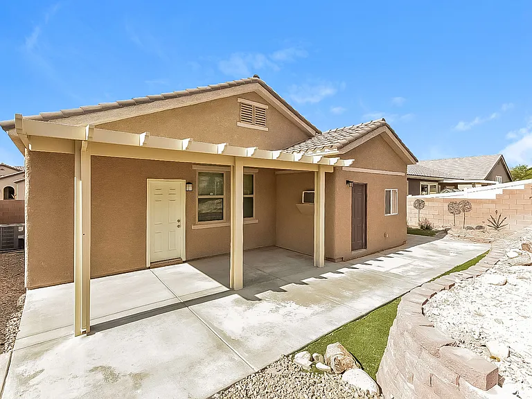 820 Vegas Palm Ave — Photo 19