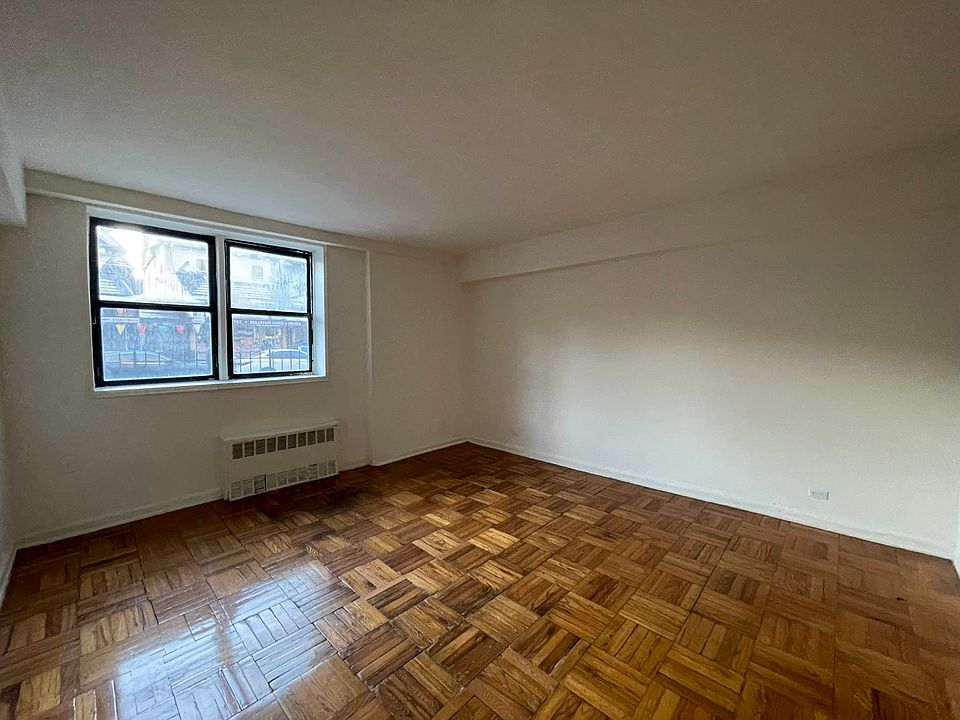 1st image of 8929 163rd St APT 1B