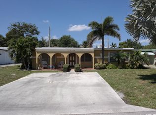 1111 S Lake Dr, Lantana, FL 33462