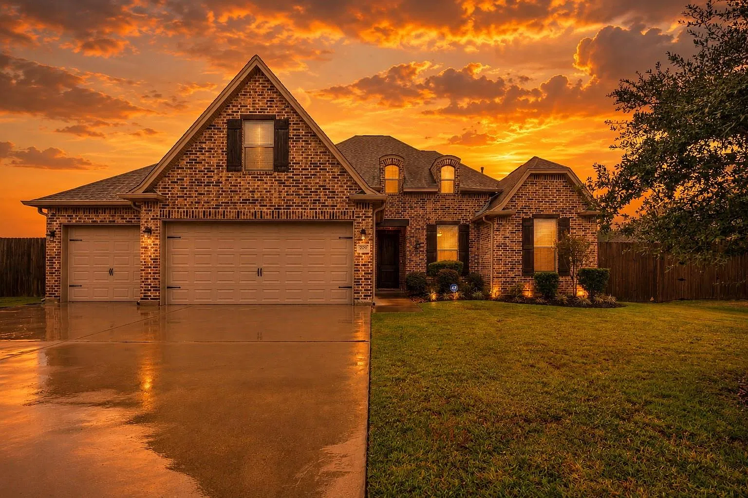 3 bed, 2.5 bath, 2639 sqft, $3,500 — Photo 2