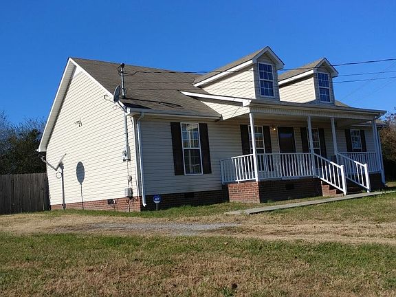 3rd image of 8 Oxford Dr