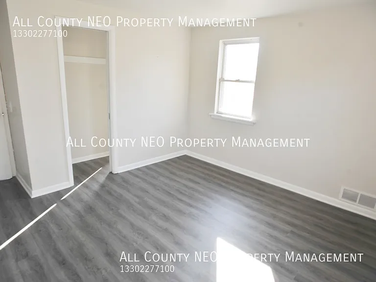 2114 Market Ave N #1 — Photo 6