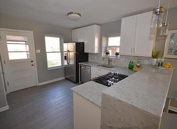 3rd image of 5509 Lindenwood Ave
