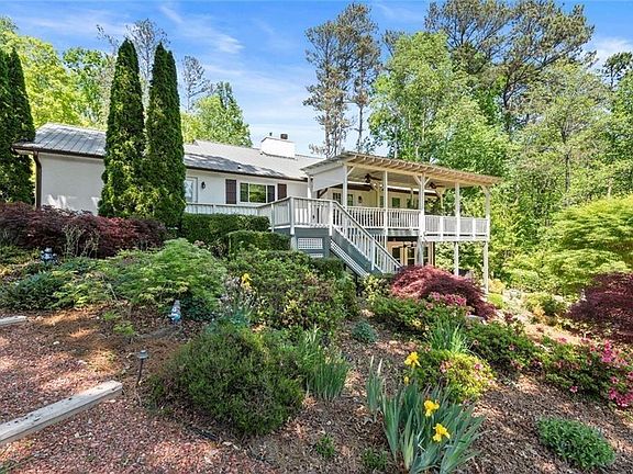 5th image of 155 Crowe Rd