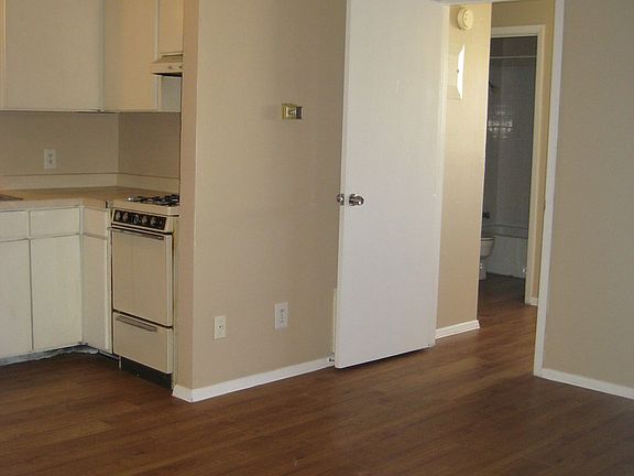 4th image of 924 E Dean Keeton St #F1c038ebb