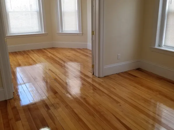 30 Thorne St #3, Worcester, MA 01604
