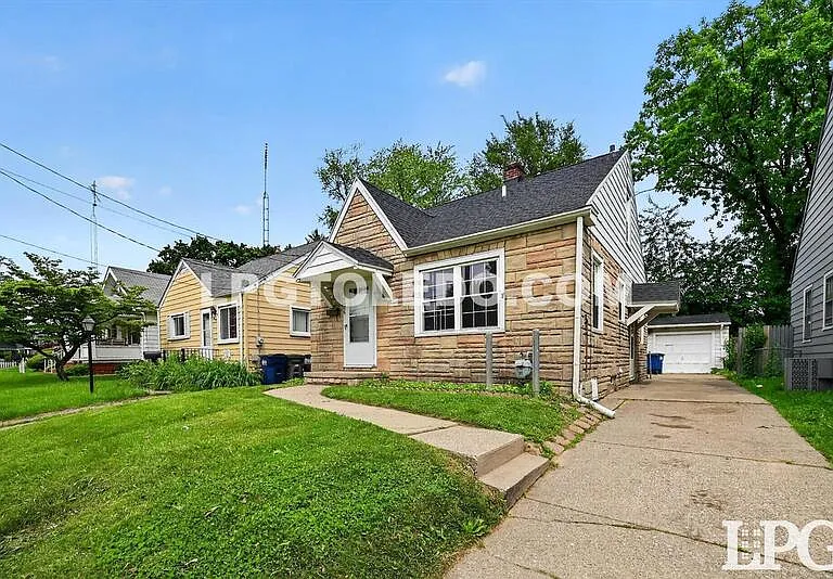 4406 Asbury Dr — Photo 3