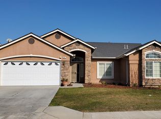 1447 Florence Ave, Dinuba, CA 93618