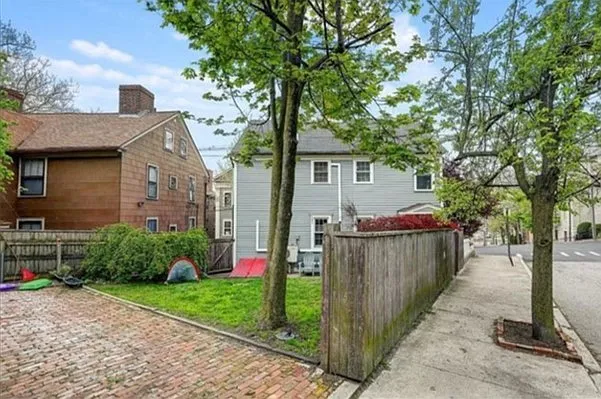 5 bed, 2100 sqft, $6,250 — Photo 2