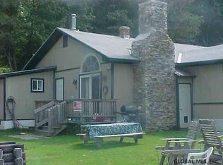 3 Fielding Ln, Queensbury, NY 12804