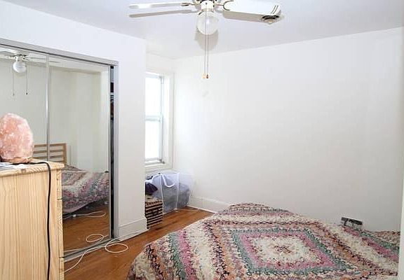 5th image of 2813 W Girard Ave