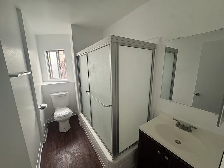 2712 Abbot Kinney Blvd #7 — Photo 4