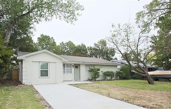 2nd image of 922 Royal Crest Dr