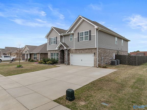 3rd image of 88 Sage Oak Dr