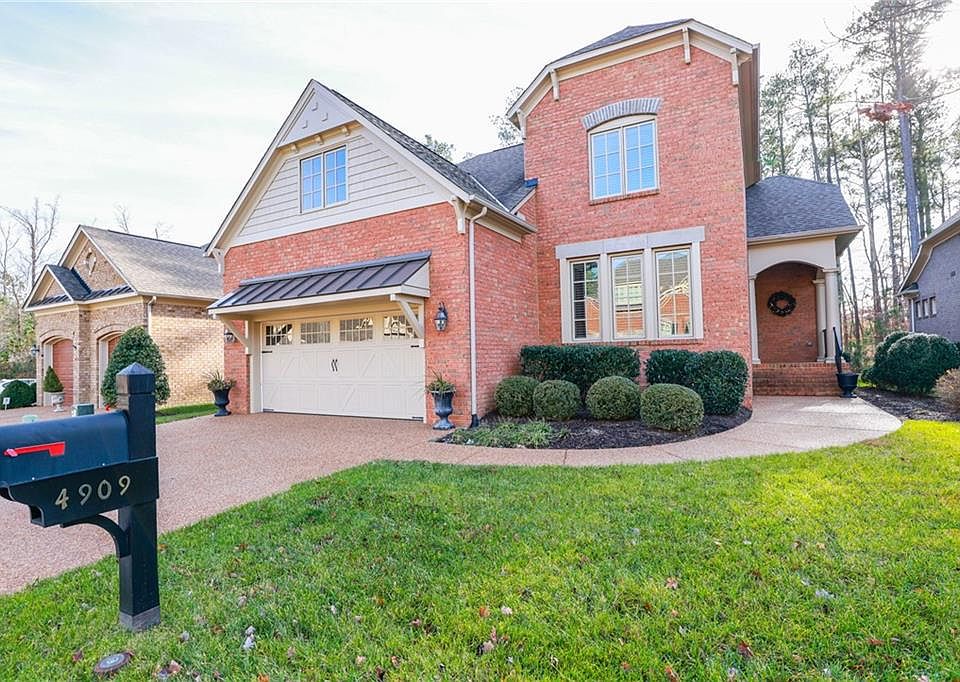 1st image of 4909 Grey Oaks Villas Dr